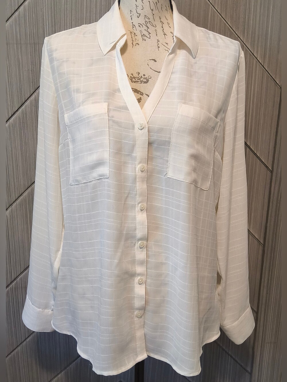 Express L Ivory Windowpane Button Front Blouse Dual Pocket Quiet Luxury